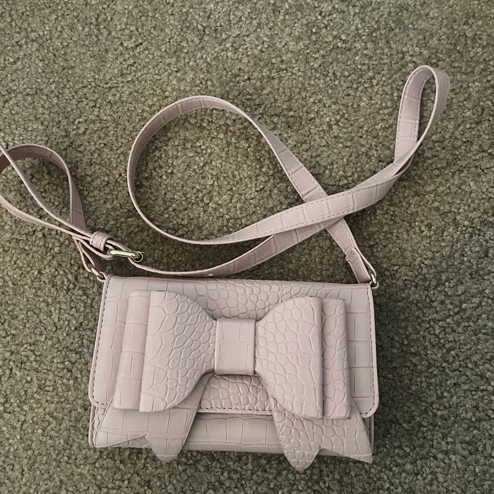 Elegant Pink Bow Accent Women's Bag